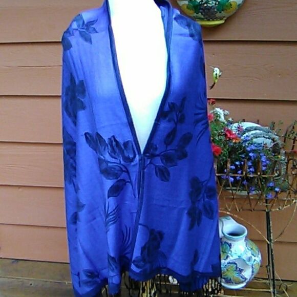 NWT Woven Jacquard Shawl - Picture 1 of 7